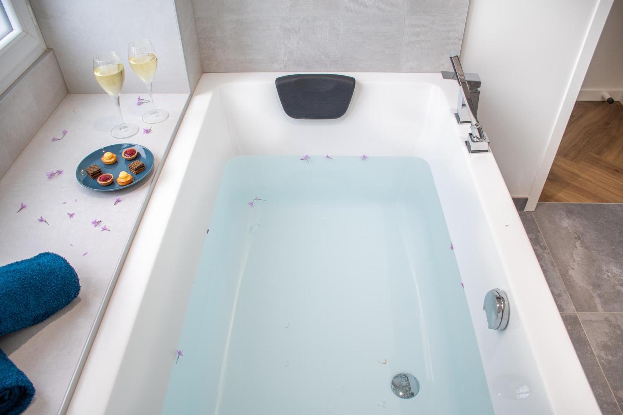 L'Appartement Des Ducs Avec Baignoire Double 낭트 외부 사진