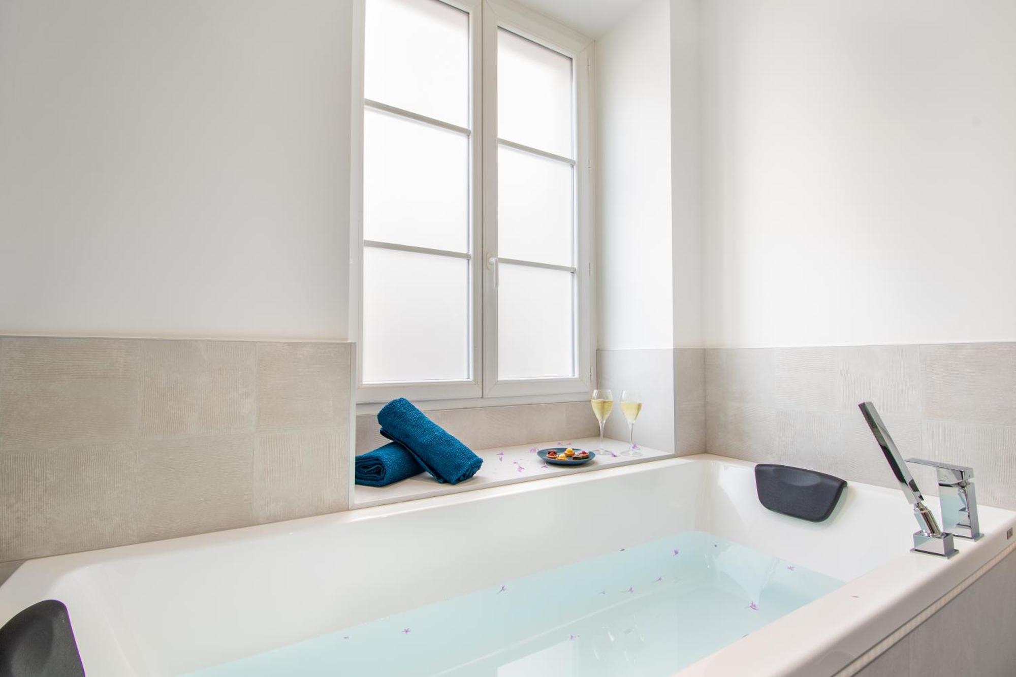 L'Appartement Des Ducs Avec Baignoire Double 낭트 외부 사진